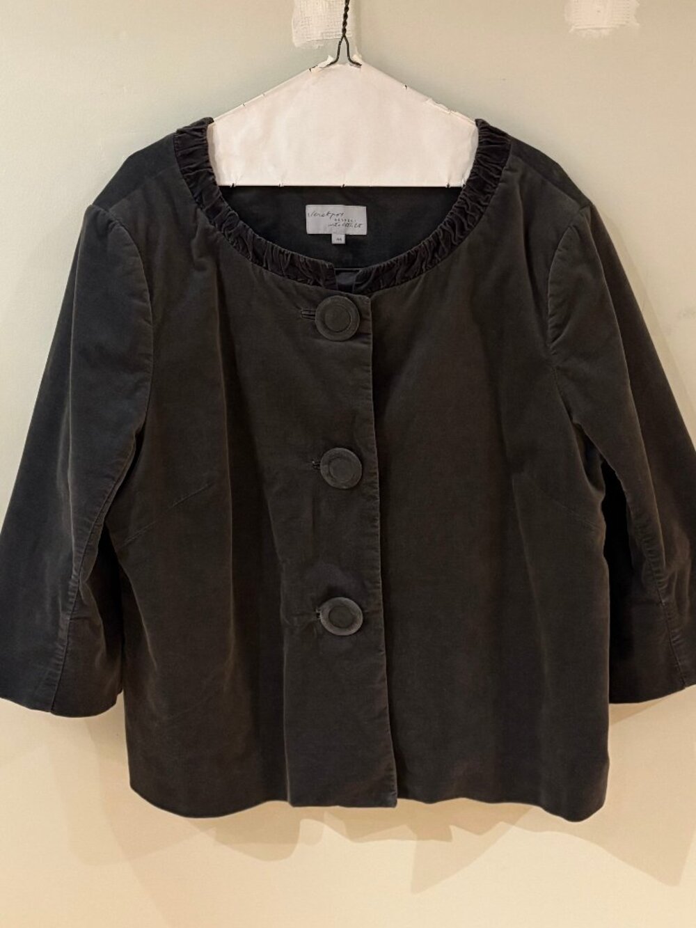 scoop-neck velvet blazer